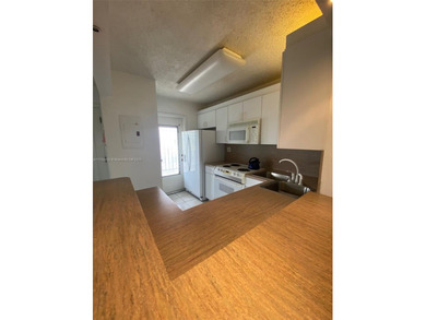 Location,location!!Centrally located 1/1 condo minutes from