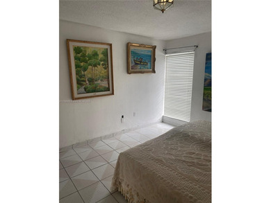 Location,location!!Centrally located 1/1 condo minutes from