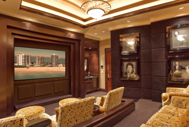 Recently repainted with a luxurious polished plaster finish in