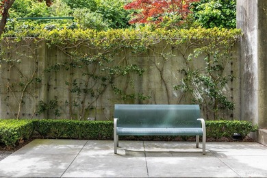 Perfect city residence in the North Waterfront neighborhood, a