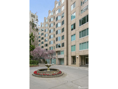 Perfect city residence in the North Waterfront neighborhood, a