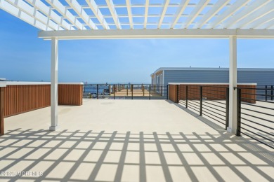 Welcome to The Hamilton, an exclusive oceanblock boutique