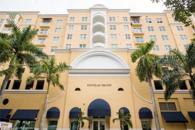 Great and bright corner unit in Coral Gables *** 2 nice bedrooms