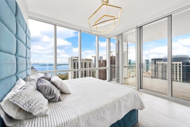 Stunning and spacious corner residence on the 40th fl with