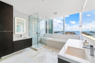 Stunning and spacious corner residence on the 40th fl with