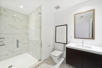 Stunning and spacious corner residence on the 40th fl with