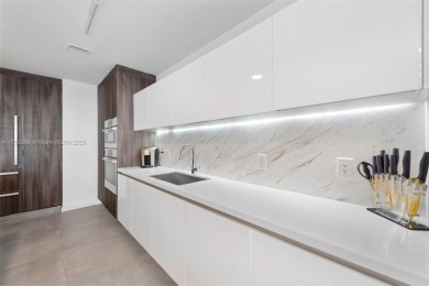 Stunning and spacious corner residence on the 40th fl with