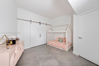 Stunning and spacious corner residence on the 40th fl with