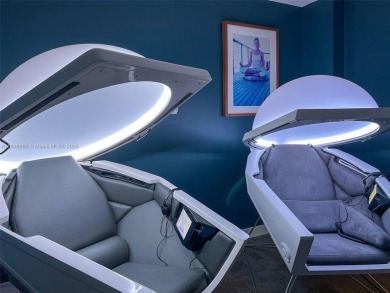 LARGEST OCEANVIEW TERRACE in building, space for large dining