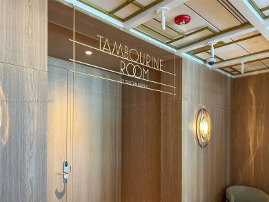 LARGEST OCEANVIEW TERRACE in building, space for large dining