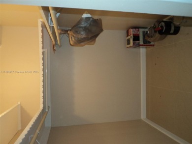 UPDATED 2/2 IN VERY GOOD CONDITION
PRESTIGIOUS BAY HARBOR