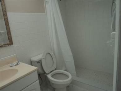 UPDATED 2/2 IN VERY GOOD CONDITION
PRESTIGIOUS BAY HARBOR