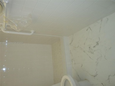 UPDATED 2/2 IN VERY GOOD CONDITION
PRESTIGIOUS BAY HARBOR