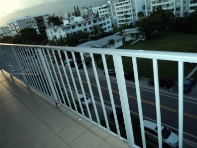 UPDATED 2/2 IN VERY GOOD CONDITION
PRESTIGIOUS BAY HARBOR