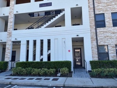 Beautiful 3 bedroom 2 bathroom condo in Apex at Park Central