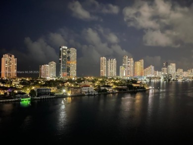 Stunning waterfront unit with breathtaking views of the Ocean