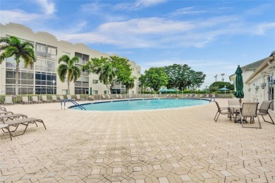MOTIVATED SELLER! Move in ready 2 bed/2 bath condo in beautiful