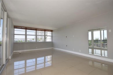 Nicely appointed condo East of US1 and on the water with visitor