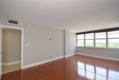 Nicely appointed condo East of US1 and on the water with visitor