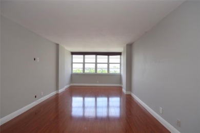 Nicely appointed condo East of US1 and on the water with visitor