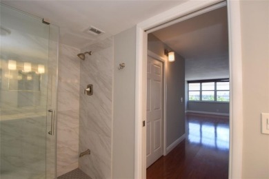 Nicely appointed condo East of US1 and on the water with visitor