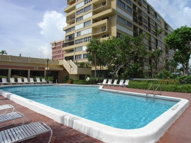 Nicely appointed condo East of US1 and on the water with visitor