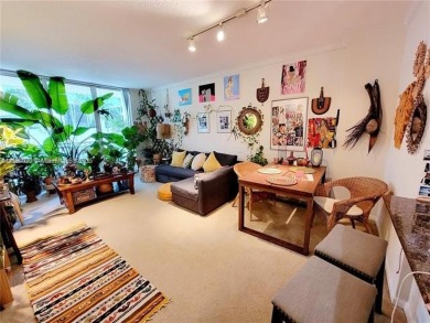 **Investor special**REDUCED**Quiet unit in original but mint