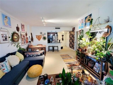 **Investor special**REDUCED**Quiet unit in original but mint