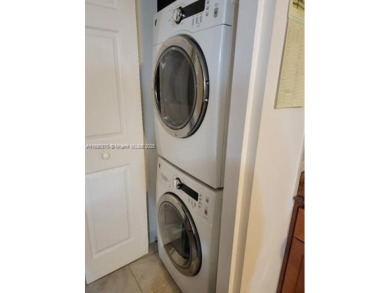 **Investor special**REDUCED**Quiet unit in original but mint