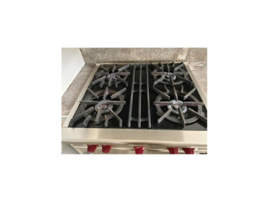 Perfectly located on iconic Lincoln Road minutes to Trader Joe's