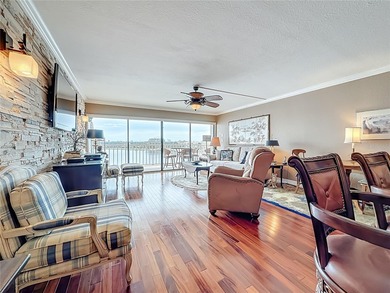 Breathtaking waterfront views of the Open Bay and Bayshore