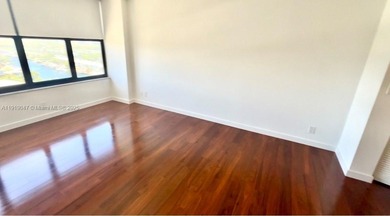 Investors oportunity, Beautiful  1-bedroom 1.5 bathrooms unit