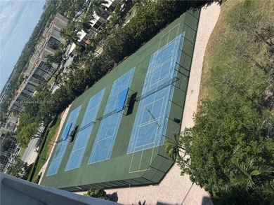 Investors oportunity, Beautiful  1-bedroom 1.5 bathrooms unit