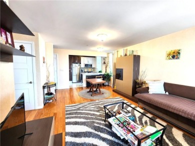 This charming one-bedroom condo is located in a well-maintained