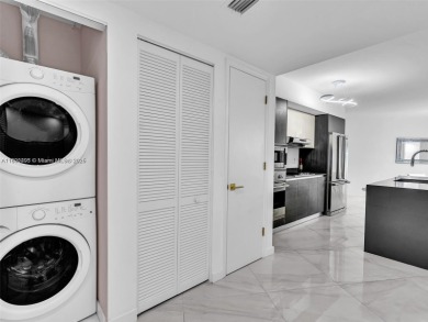 Experience exclusive island living in this one-of-a-kind lanai