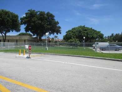 INVESTOR-FRIENDLY OPPORTUNITY! Bright and spacious 1-bedroom