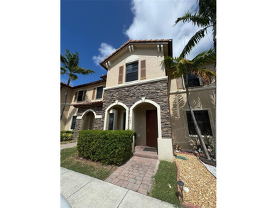 INVESTMENT OPPORTUNITY! STUNNING AND MODERN TOWNHOUSE IN