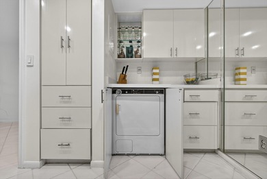 RARE, BEAUTIFUL RENOVATED OPEN 3 BREDROOM, 2 BATHROOM, CORNER