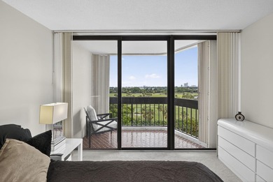 RARE, BEAUTIFUL RENOVATED OPEN 3 BREDROOM, 2 BATHROOM, CORNER