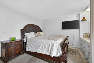 RARE, BEAUTIFUL RENOVATED OPEN 3 BREDROOM, 2 BATHROOM, CORNER