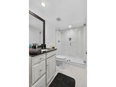 RARE, BEAUTIFUL RENOVATED OPEN 3 BREDROOM, 2 BATHROOM, CORNER