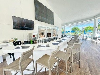 RARE, BEAUTIFUL RENOVATED OPEN 3 BREDROOM, 2 BATHROOM, CORNER