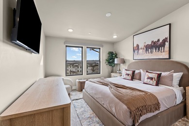 This beautiful, modern, well-appointed condo offers a clean