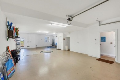 Motivated Sellers! FURNISHED 3 BED 3 BATH TOWNHOME WITH PRIVATE