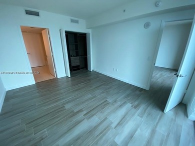 BEAUTIFUL 1 BEDROOM + DEN, 1 BATH UNIT IN BRICKELL AT MILLECENTO