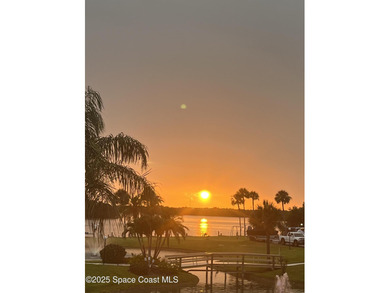 Wake up to gorgeous river views in this bright and breezy