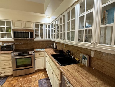 SPACIOUS & CHARMING 2BEDROOM/2BATH RESIDENCE IN MEDITERRANEAN