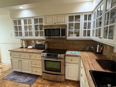 SPACIOUS & CHARMING 2BEDROOM/2BATH RESIDENCE IN MEDITERRANEAN