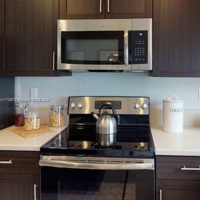 Be the first one to live in this brand new 2 story Villa with