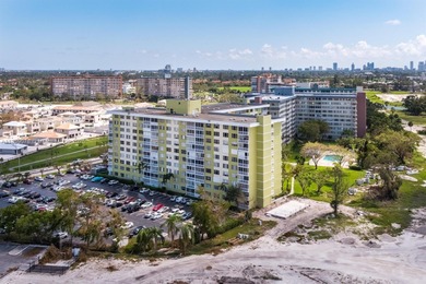 Welcome to Hillcrest living! This all-ages 2bed/2bathrooom, all